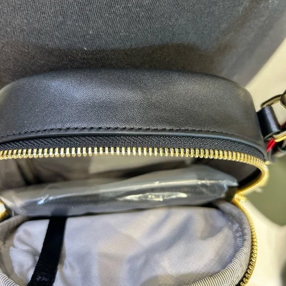 NWT TUMI Kendal Black Crossbody Bag- leather. - Picture 5 of 9